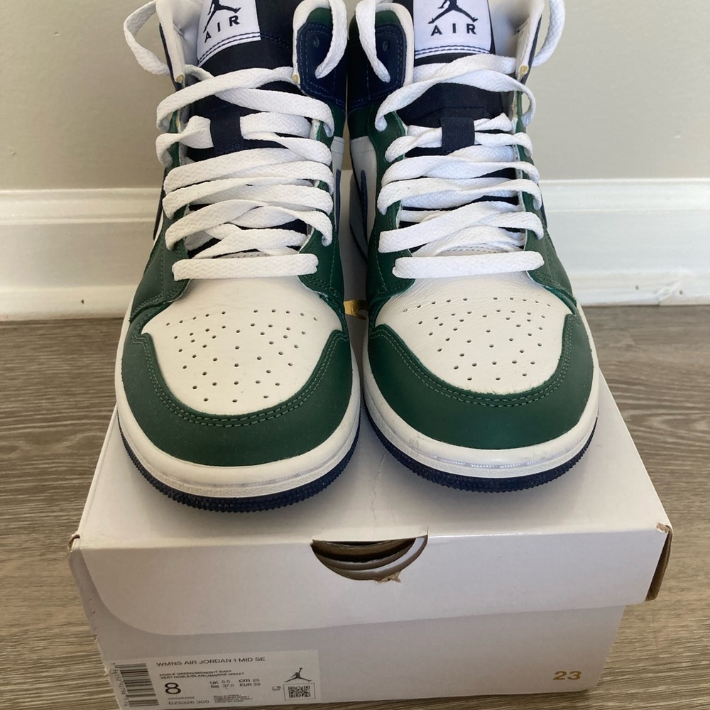 Women’s Air Jordan 1 Mid SE ‘Noble Green/Midnight Navy’